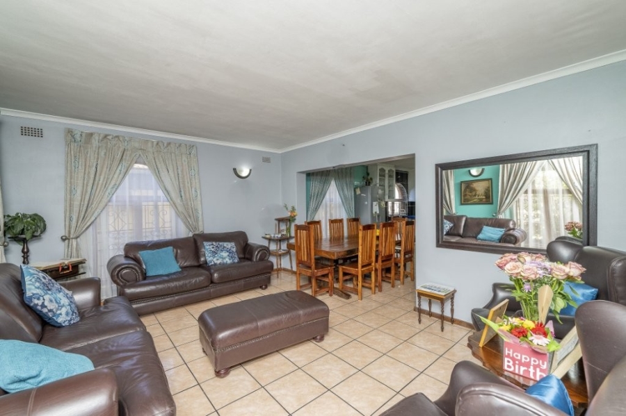 5 Bedroom Property for Sale in Sarepta Western Cape